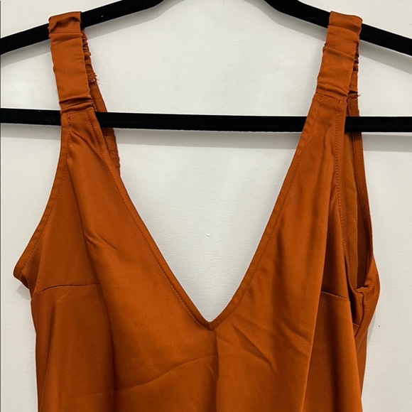 Elegant Orange Sleeveless Dress - Picture 2 of 5